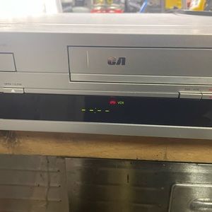 VCR/ DVD player Combi by RCA.
Used conditions